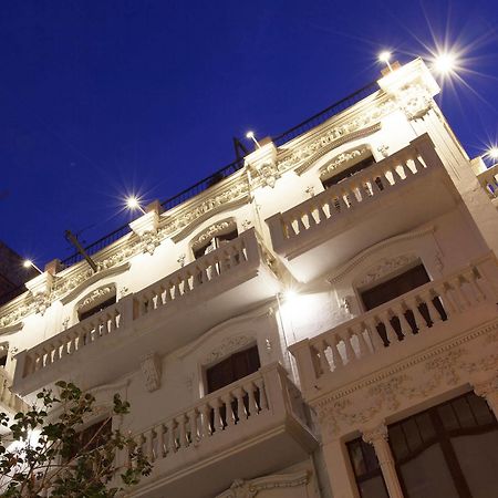 Click&Flat Seneca Suites Barcelona Exterior photo