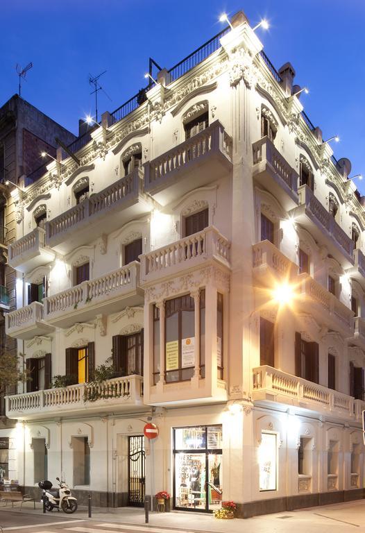 Click&Flat Seneca Suites Barcelona Exterior photo