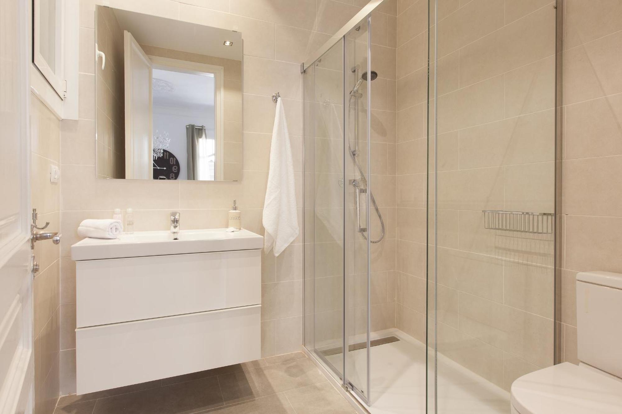 Click&Flat Seneca Suites Barcelona Exterior photo