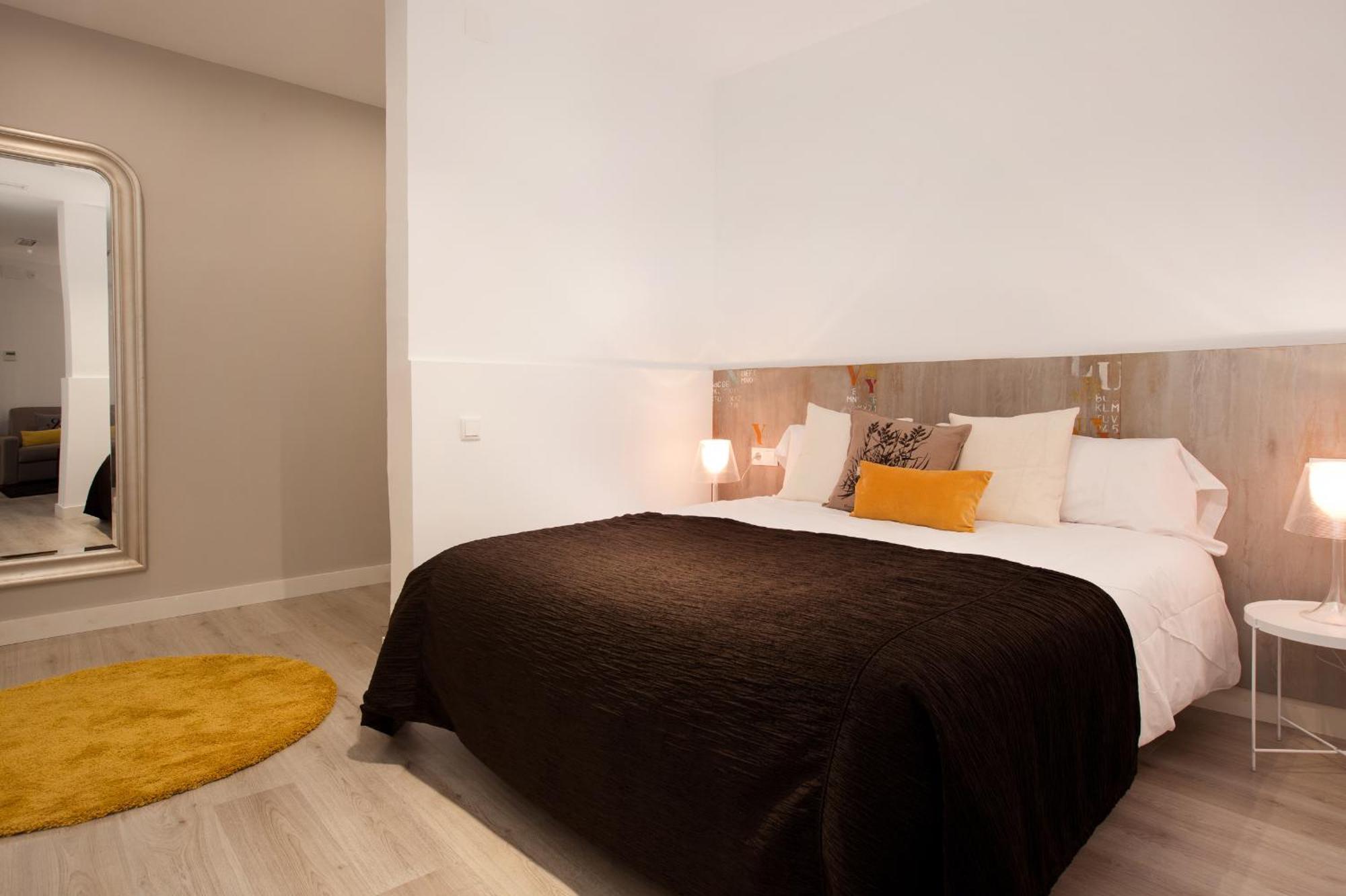 Click&Flat Seneca Suites Barcelona Room photo