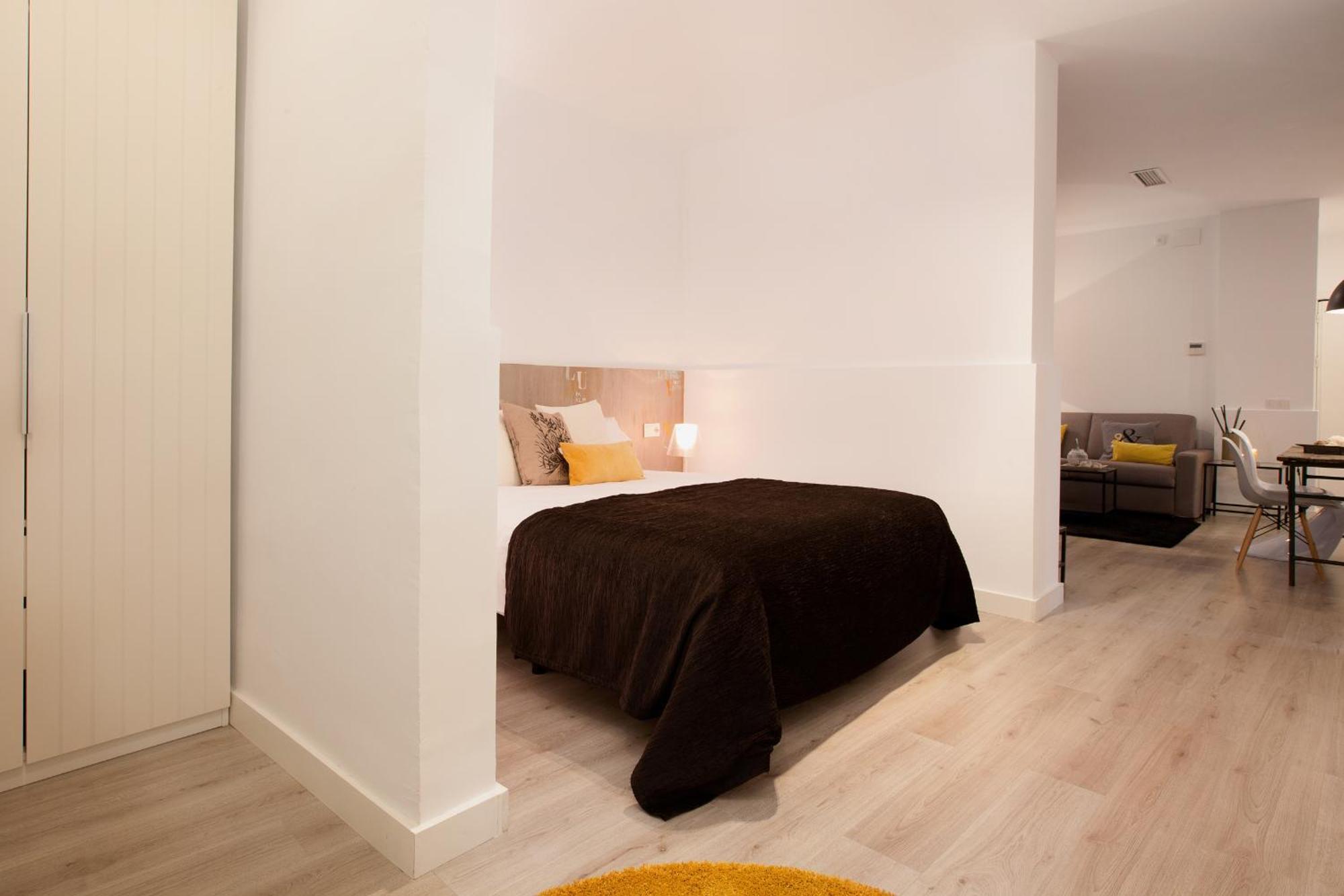 Click&Flat Seneca Suites Barcelona Room photo