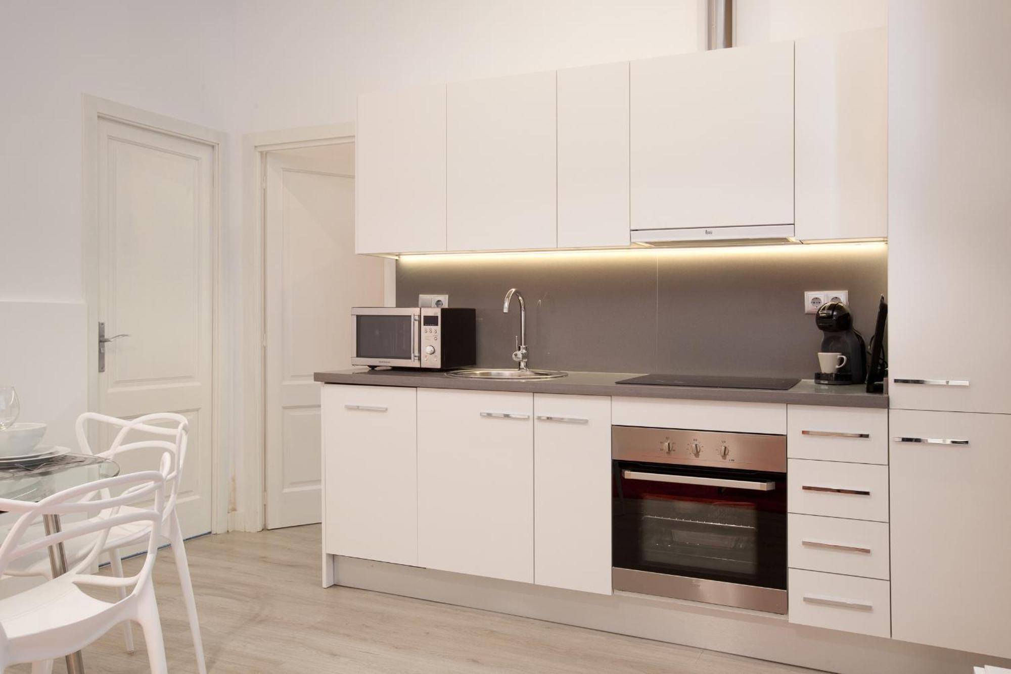 Click&Flat Seneca Suites Barcelona Room photo