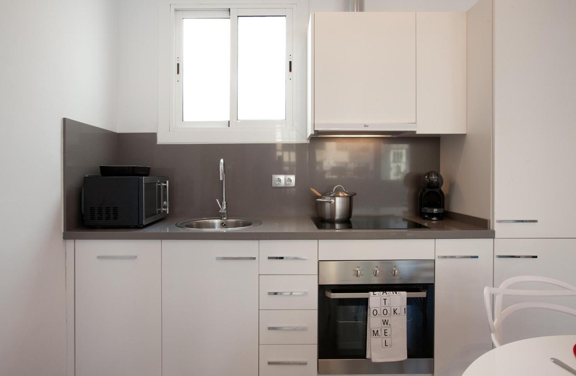 Click&Flat Seneca Suites Barcelona Room photo