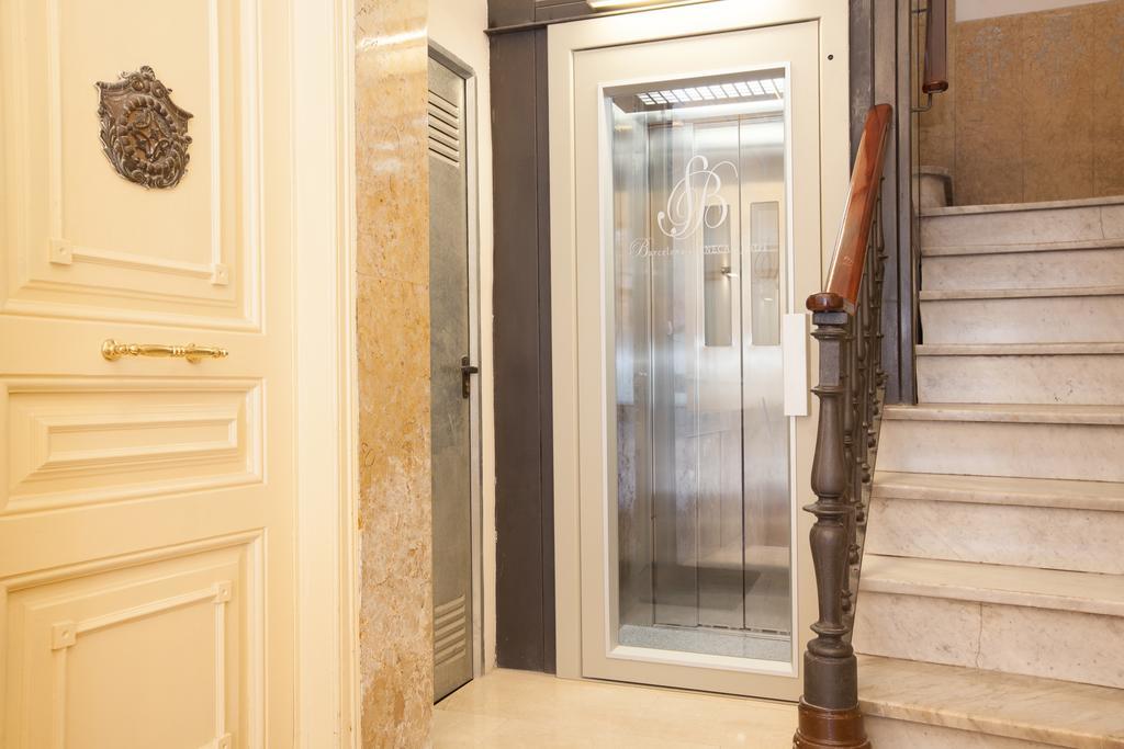 Click&Flat Seneca Suites Barcelona Exterior photo
