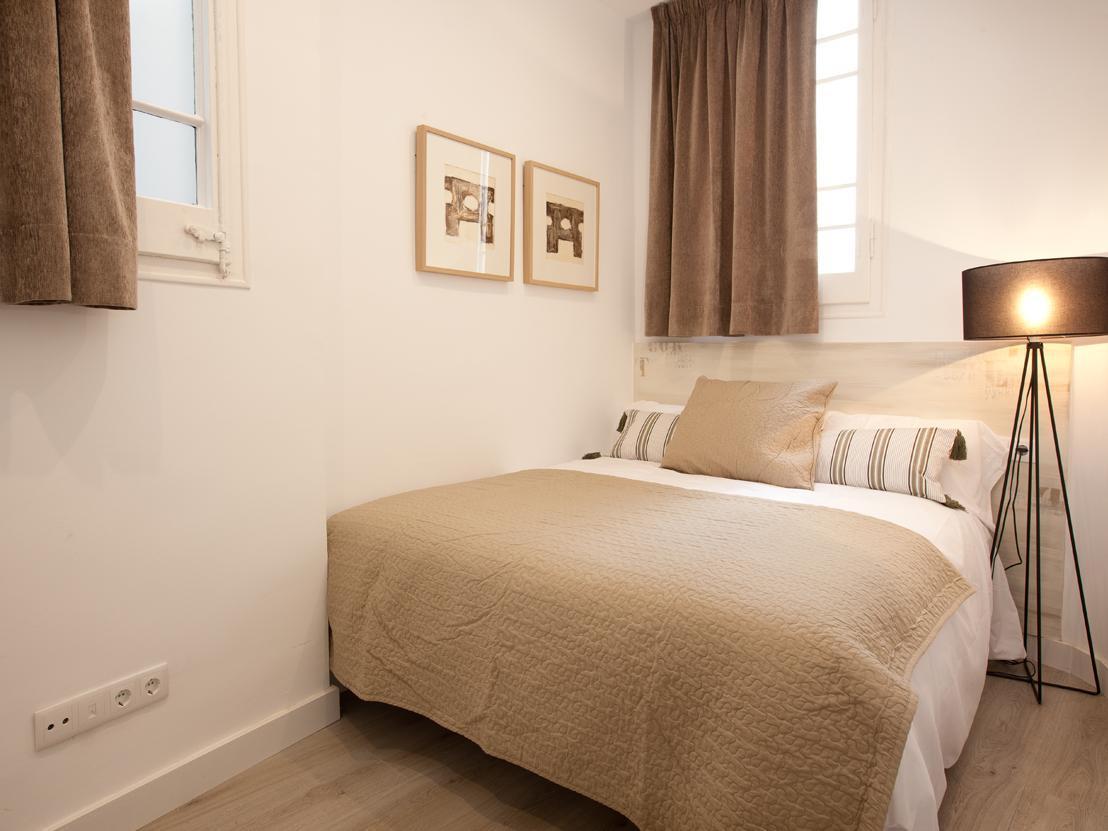 Click&Flat Seneca Suites Barcelona Exterior photo